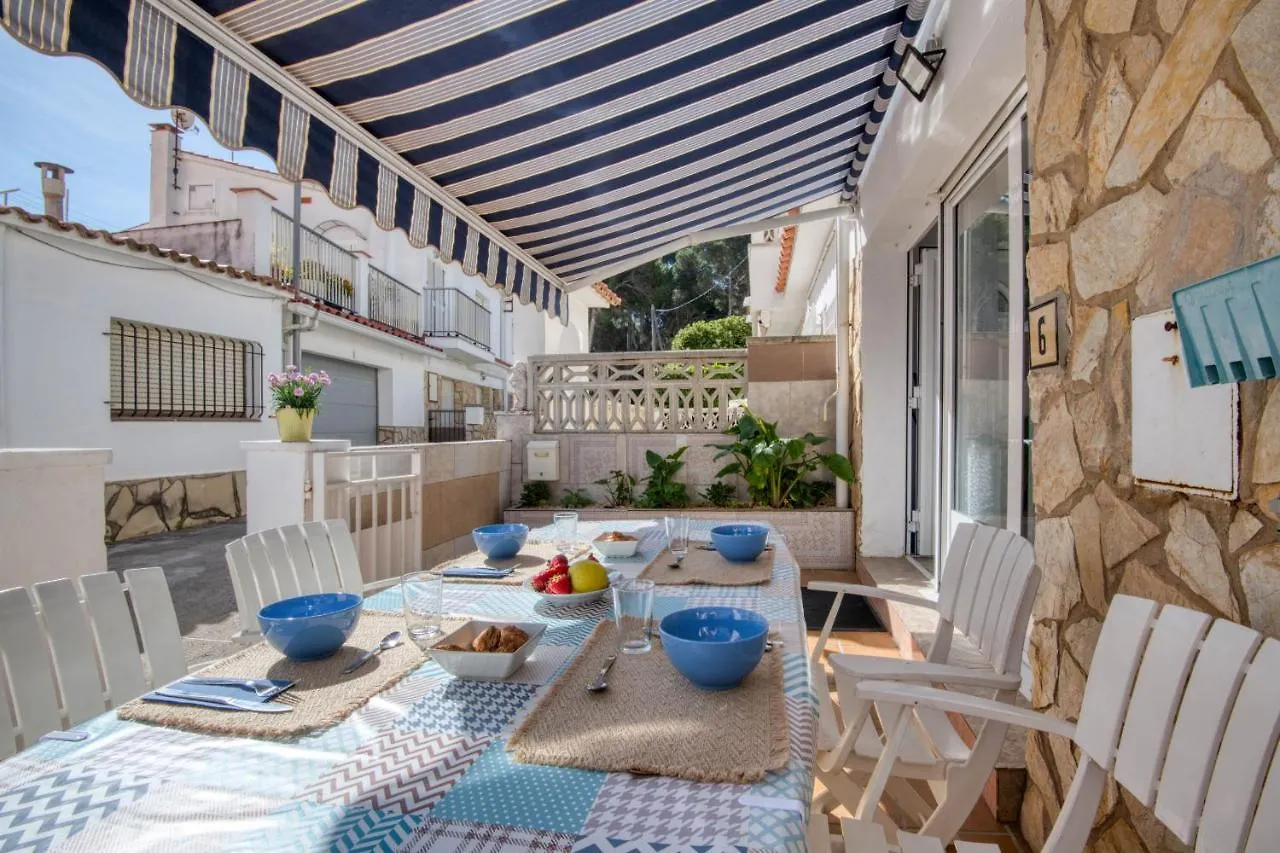 Patrick Villa L'Escala 0*,